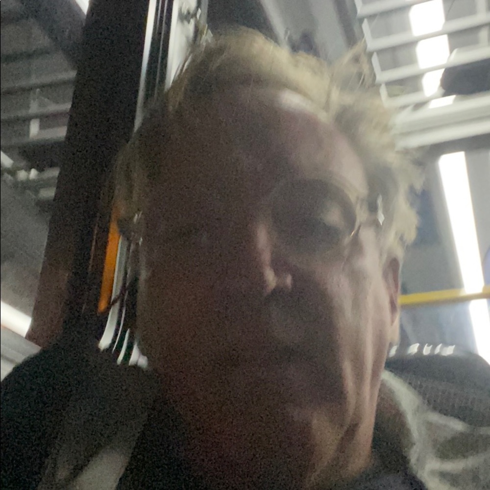 Meet your Posher, Thomas k